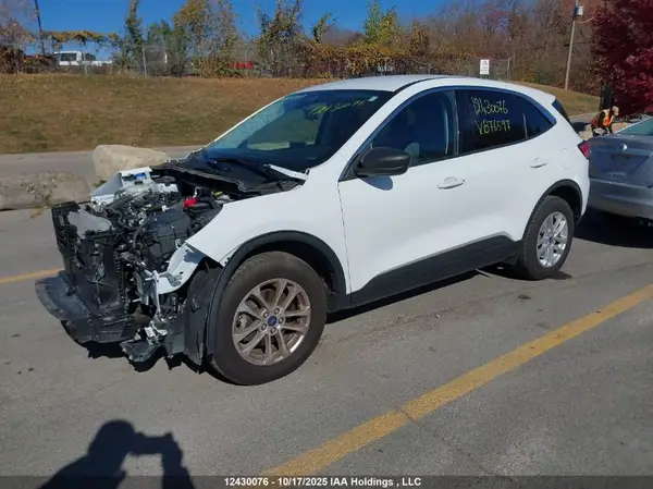 1FMCU9G61NUB76597 2022 FORD ESCAPE - Image 2