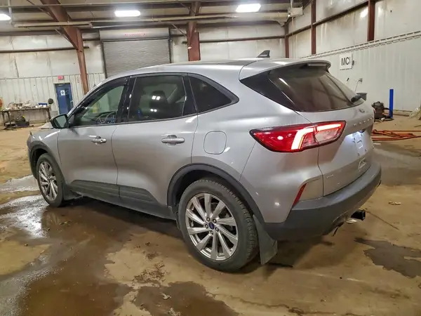 1FMCU9G62MUA17571 2021 FORD ESCAPE - Image 2