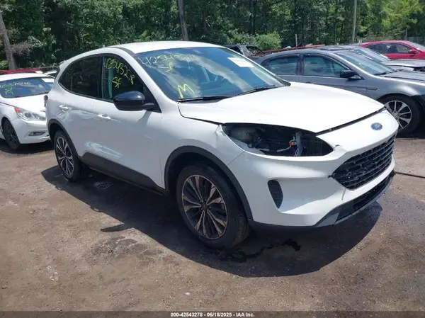 1FMCU9G62MUA64485 2021 FORD ESCAPE - Image 1
