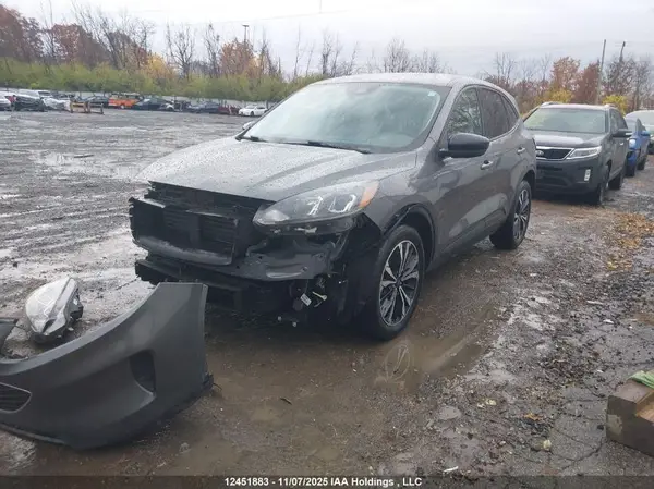 1FMCU9G62MUA87457 2021 FORD ESCAPE - Image 2
