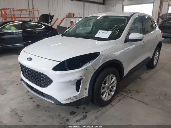 1FMCU9G62MUB16360 2021 FORD ESCAPE - Image 2