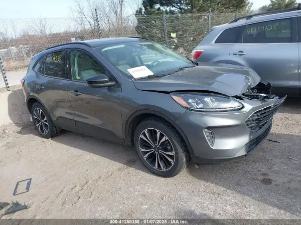 1FMCU9G62NUB90654 2022 FORD ESCAPE - Image 1
