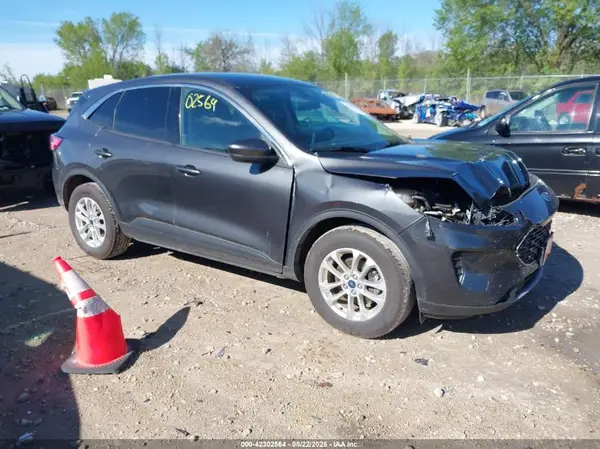 1FMCU9G63LUC13520 2020 FORD ESCAPE - Image 1