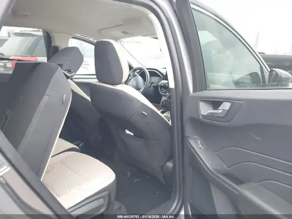 1FMCU9G63MUA38638 2021 FORD ESCAPE - Image 8