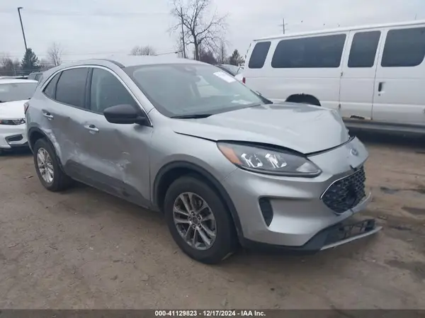 1FMCU9G63NUA32663 2022 FORD ESCAPE - Image 1