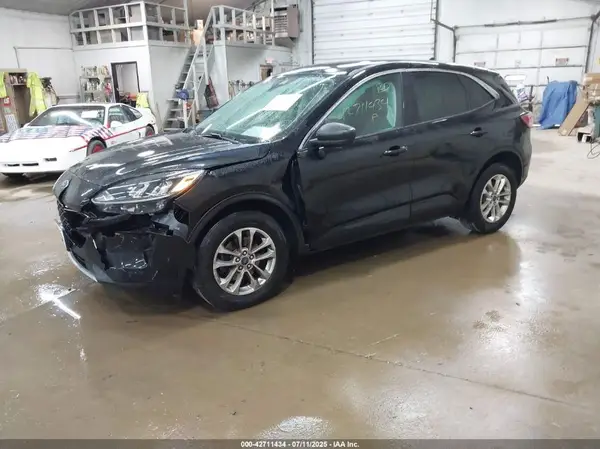 1FMCU9G63NUA57806 2022 FORD ESCAPE - Image 2