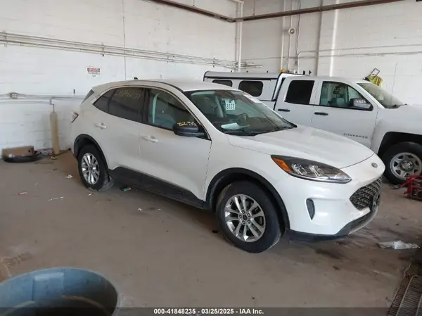 1FMCU9G63NUA61225 2022 FORD ESCAPE - Image 1