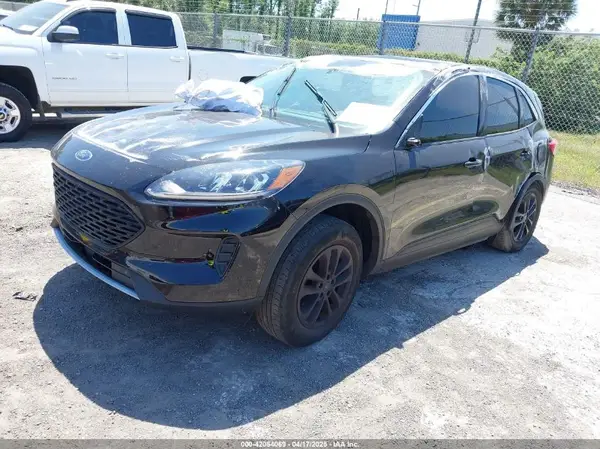1FMCU9G63NUB37820 2022 FORD ESCAPE - Image 2