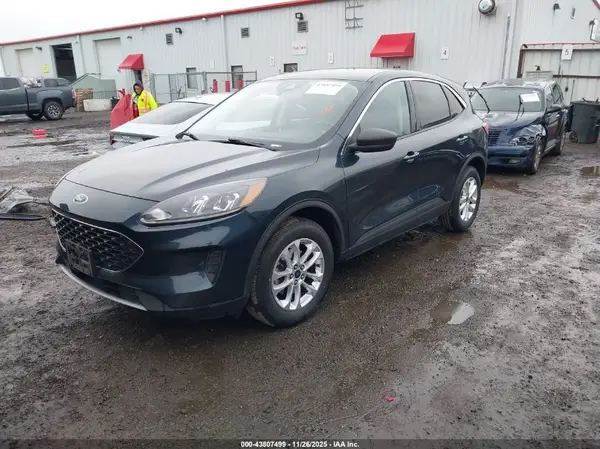 1FMCU9G63NUB59770 2022 FORD ESCAPE - Image 2