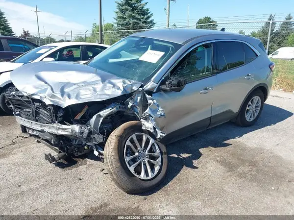 1FMCU9G63NUB70493 2022 FORD ESCAPE - Image 2
