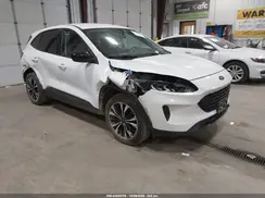 1FMCU9G63NUB97581 2022 FORD ESCAPE