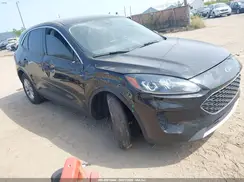 1FMCU9G63NUC00821 2022 FORD ESCAPE