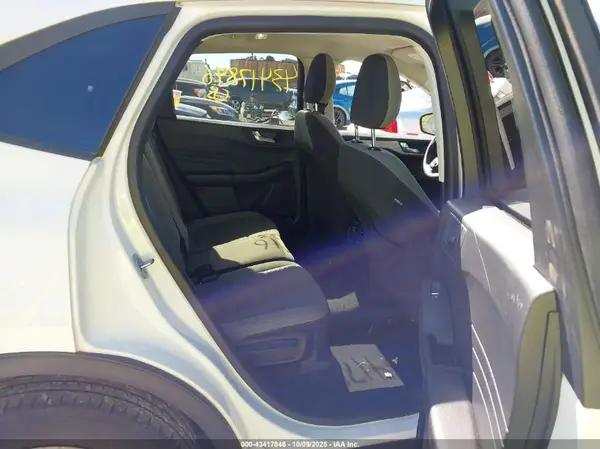 1FMCU9G64MUA50555 2021 FORD ESCAPE - Image 8