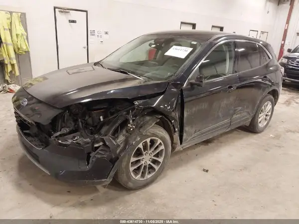 1FMCU9G64MUB17980 2021 FORD ESCAPE - Image 2