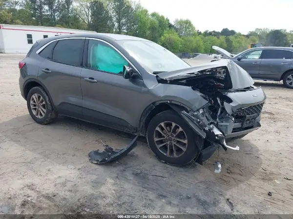 1FMCU9G64NUB95256 2022 FORD ESCAPE - Image 1