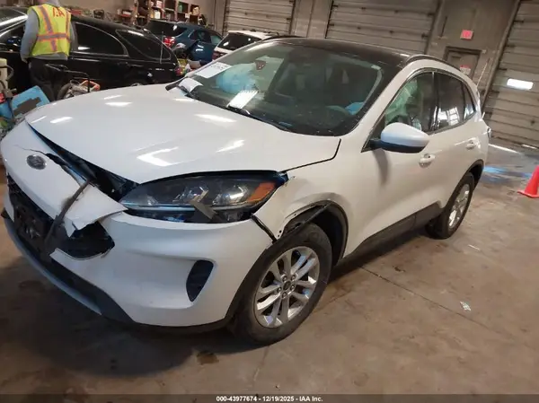 1FMCU9G65LUA96619 2020 FORD ESCAPE - Image 2