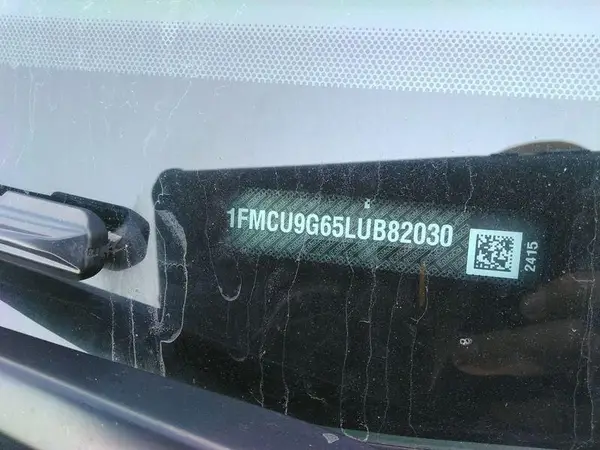1FMCU9G65LUB82030 2020 FORD ESCAPE - Image 2