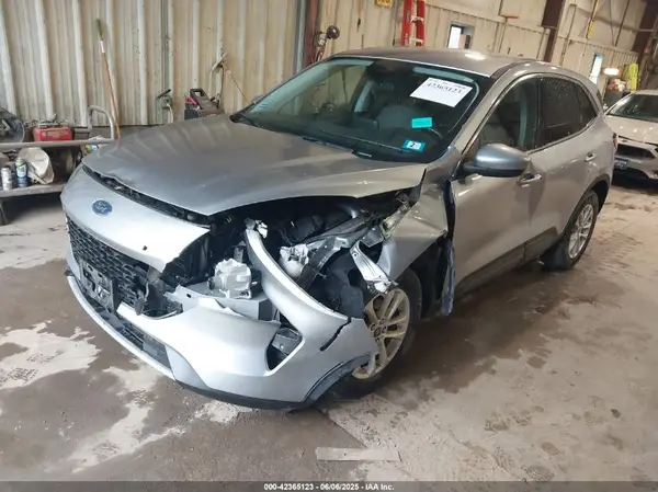 1FMCU9G65MUA27642 2021 FORD ESCAPE - Image 2