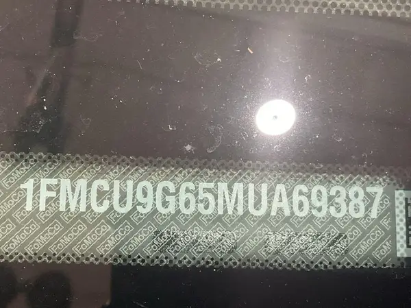 1FMCU9G65MUA69387 2021 FORD ESCAPE - Image 8