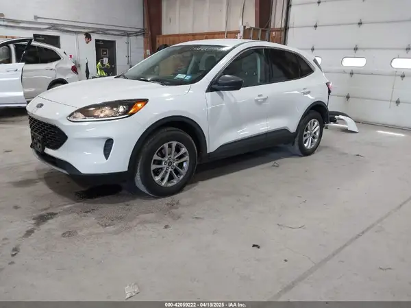 1FMCU9G65NUB12899 2022 FORD ESCAPE - Image 2