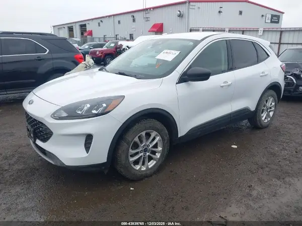 1FMCU9G65NUB13910 2022 FORD ESCAPE - Image 2