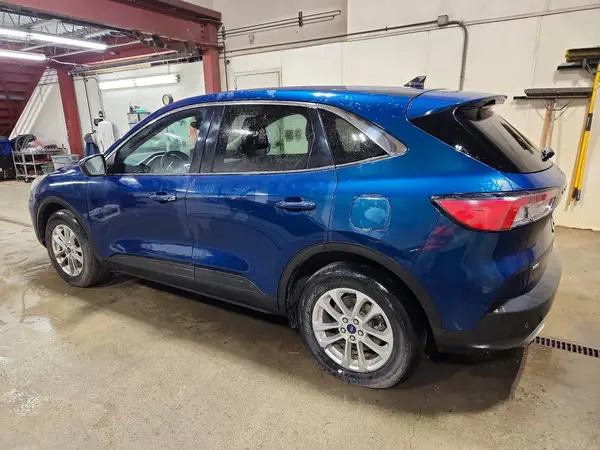 1FMCU9G66LUB19311 2020 FORD ESCAPE - Image 2