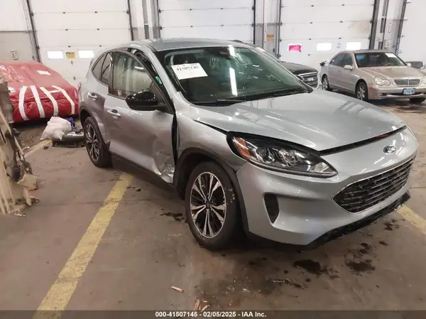 1FMCU9G66NUB95789 2022 FORD ESCAPE - Image 1