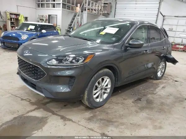 1FMCU9G67LUA50211 2020 FORD ESCAPE - Image 2
