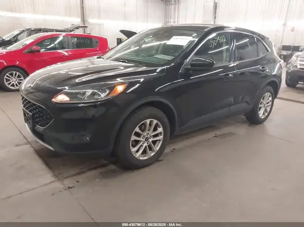 1FMCU9G67MUA74137 2021 FORD ESCAPE - Image 2