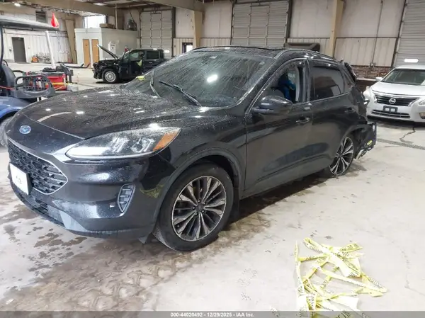 1FMCU9G67NUA11590 2022 FORD ESCAPE - Image 2