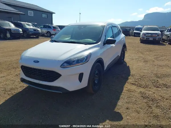 1FMCU9G67NUA21827 2022 FORD ESCAPE - Image 2
