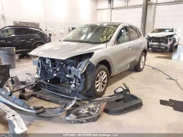 1FMCU9G67NUA52477 2022 FORD ESCAPE - Image 2