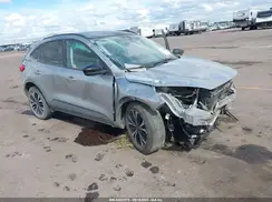 1FMCU9G67NUB87877 2022 FORD ESCAPE