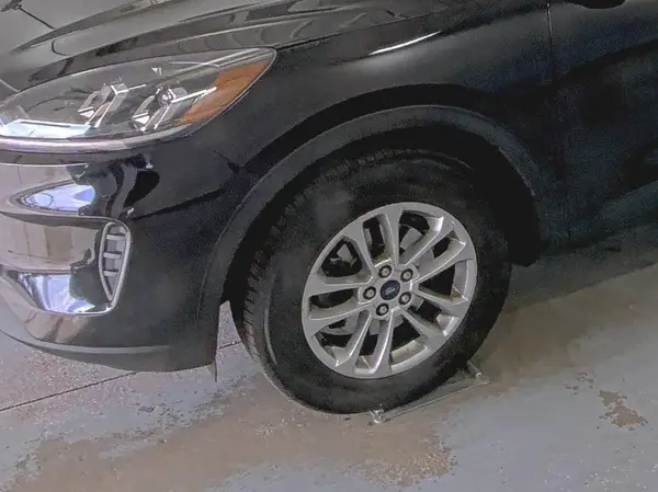 1FMCU9G68NUB00259 2022 FORD ESCAPE - Image 1
