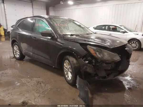 1FMCU9G68NUB31138 2022 FORD ESCAPE - Image 1