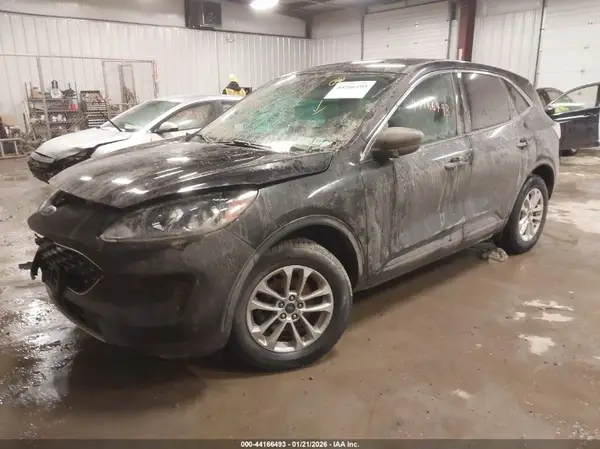 1FMCU9G68NUB31138 2022 FORD ESCAPE - Image 2