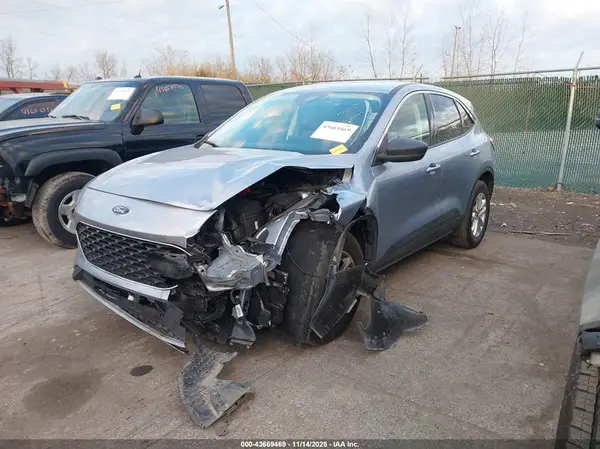 1FMCU9G68NUB72255 2022 FORD ESCAPE - Image 2