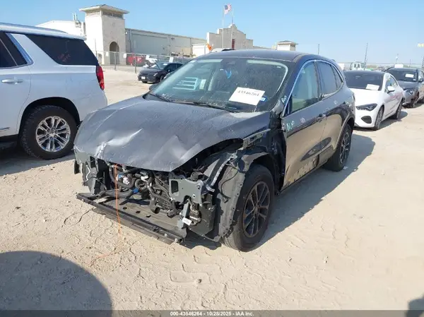 1FMCU9G68NUB90836 2022 FORD ESCAPE - Image 2
