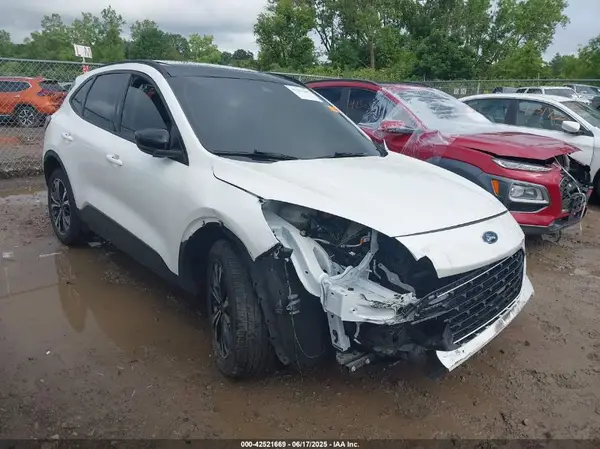 1FMCU9G68NUC00765 2022 FORD ESCAPE - Image 1