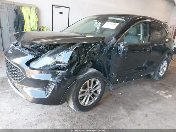 1FMCU9G69LUC76749 2020 FORD ESCAPE - Image 2