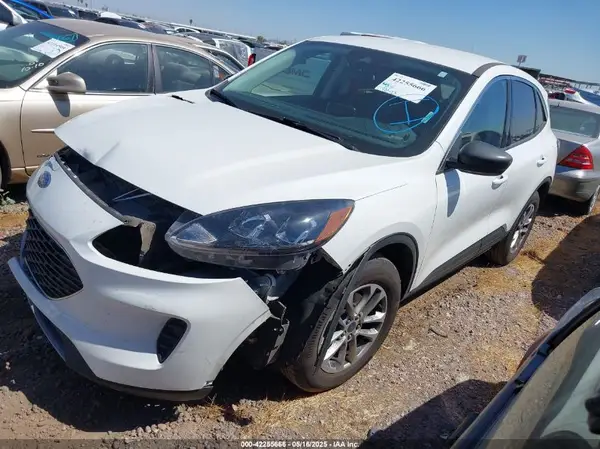 1FMCU9G69NUA60967 2022 FORD ESCAPE - Image 2
