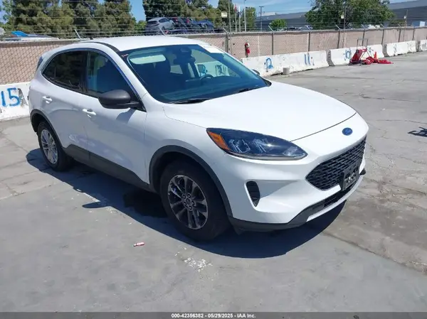 1FMCU9G69NUA62119 2022 FORD ESCAPE - Image 1