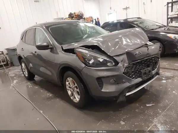 1FMCU9G69NUA92477 2022 FORD ESCAPE - Image 1