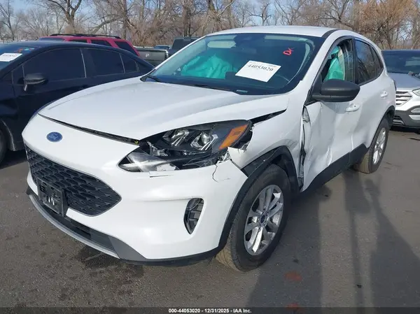 1FMCU9G69NUB32234 2022 FORD ESCAPE - Image 2