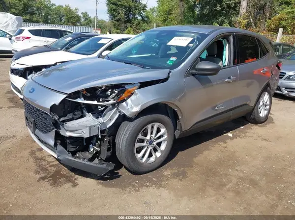 1FMCU9G69NUB48529 2022 FORD ESCAPE - Image 2