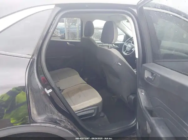 1FMCU9G6XMUB00259 2021 FORD ESCAPE - Image 8
