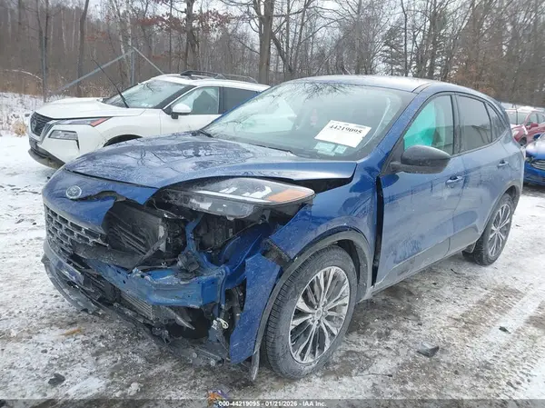 1FMCU9G6XNUA32126 2022 FORD ESCAPE - Image 2