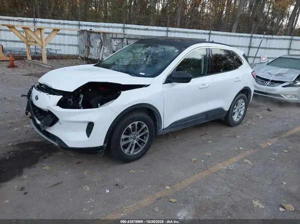1FMCU9G6XNUA94853 2022 FORD ESCAPE - Image 2