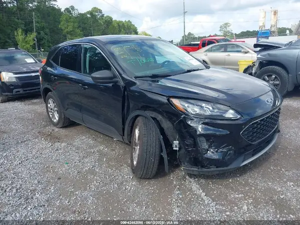 1FMCU9G6XNUB22778 2022 FORD ESCAPE - Image 1