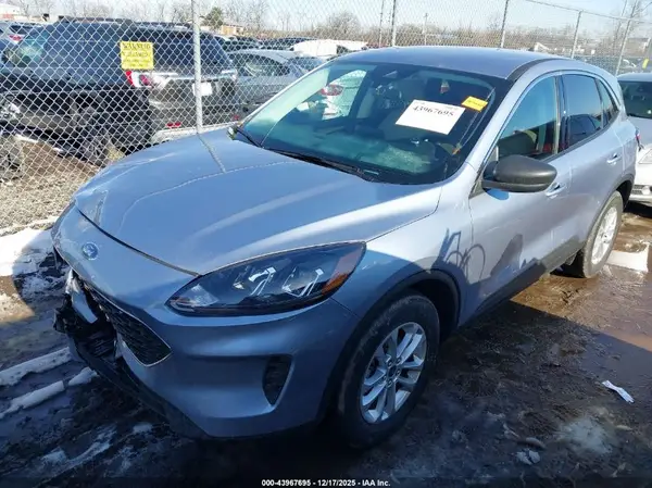 1FMCU9G6XNUB30685 2022 FORD ESCAPE - Image 2